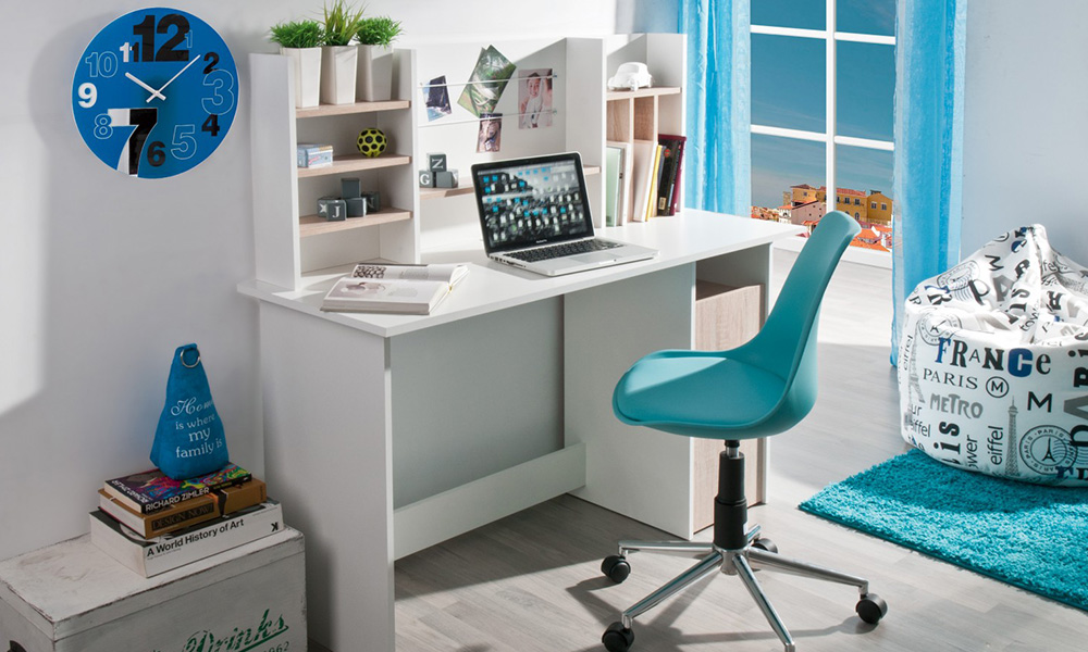 Utiliza las paredes para aprovechar el espacio. En imagen, silla EGG Aprovecha las paredes. En imagen, silla EGG