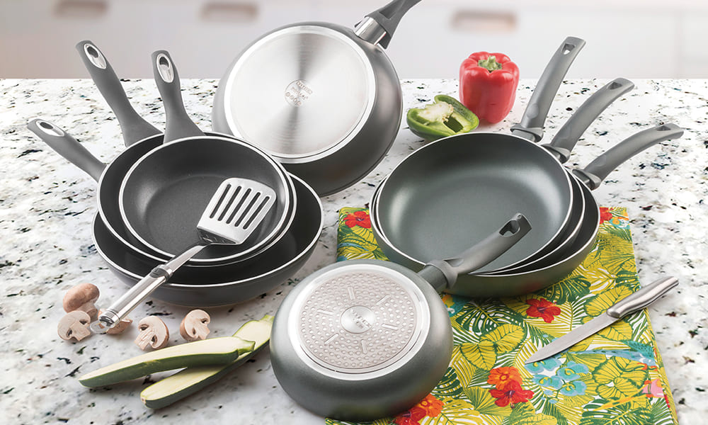 Quita las pegatinas de tus sartenes antes de estrenarlas utensilios de cocina de silicona