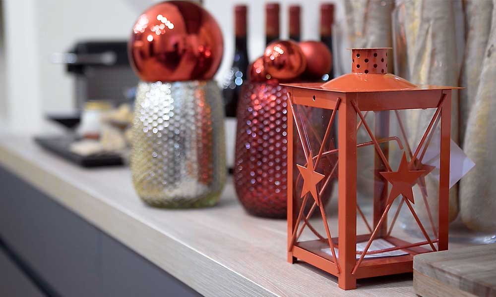 Farolillos de Navidad en rojo adornos navideños