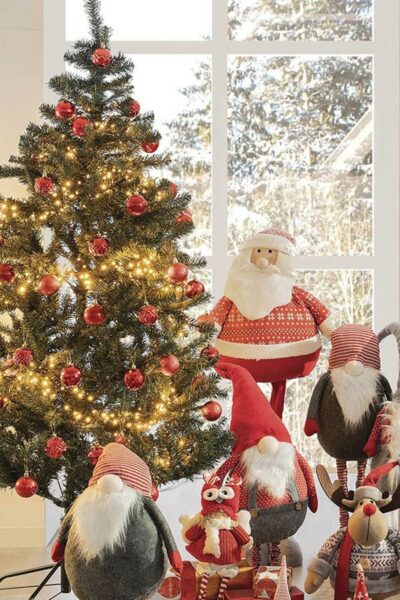 Sé fiel a la tradición con un árbol de Navidad en verde 10 adornos navideños para decorar tu casa estas fiestas