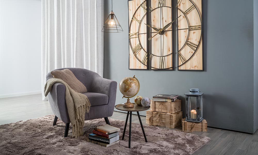 Una estancia vintage con detalles metálicos construyen un acogedor ambiente de estilo industrial decoración vintage