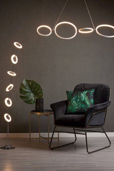 La iluminación también es tendencia y estas lámparas doradas también te van a encantar. objetos decoración originales