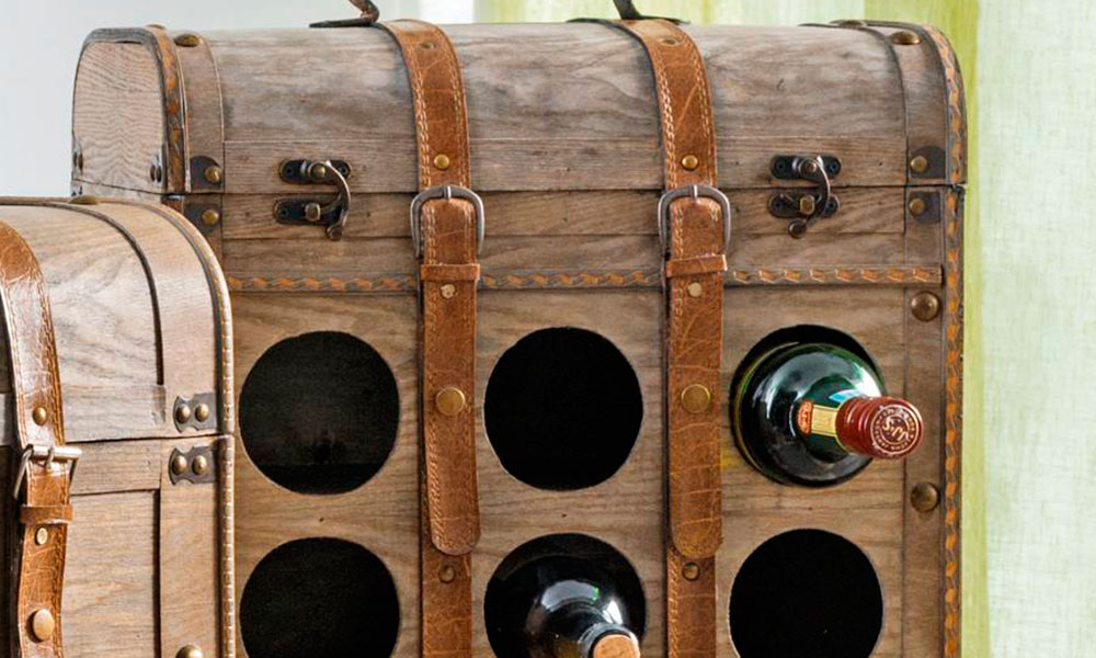 ¿Qué esconde ese cofre del tesoro? ¡Las botellas de vino y ron! temáticas para fiestas