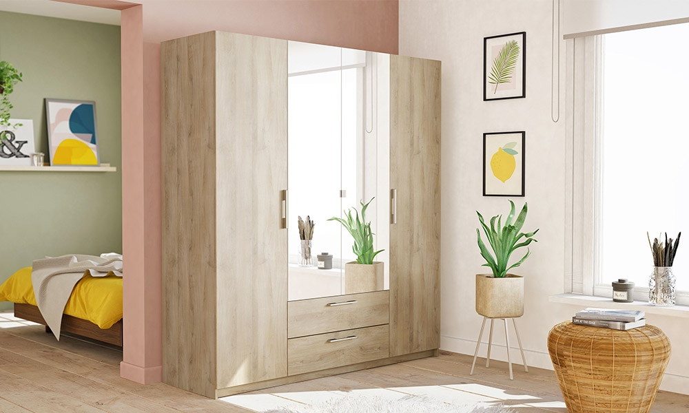 El armario JÚPITER tiene un color claro y neutro que puede combinar a la perfección con otros tonos de madera combinar muebles de distintas maderas