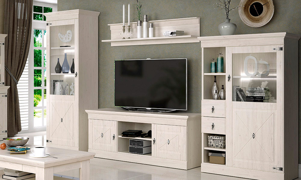 Combinar líneas y tonos modernos en comedores con muebles más clásicos es acierto seguro comedores clásicos