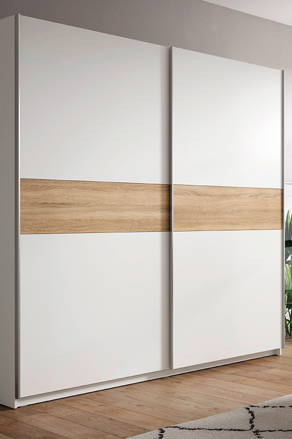 Un armario completo es la clave para almacenar toda tu ropa y tus complementos decorar habitacion matrimonio pequeña moderna