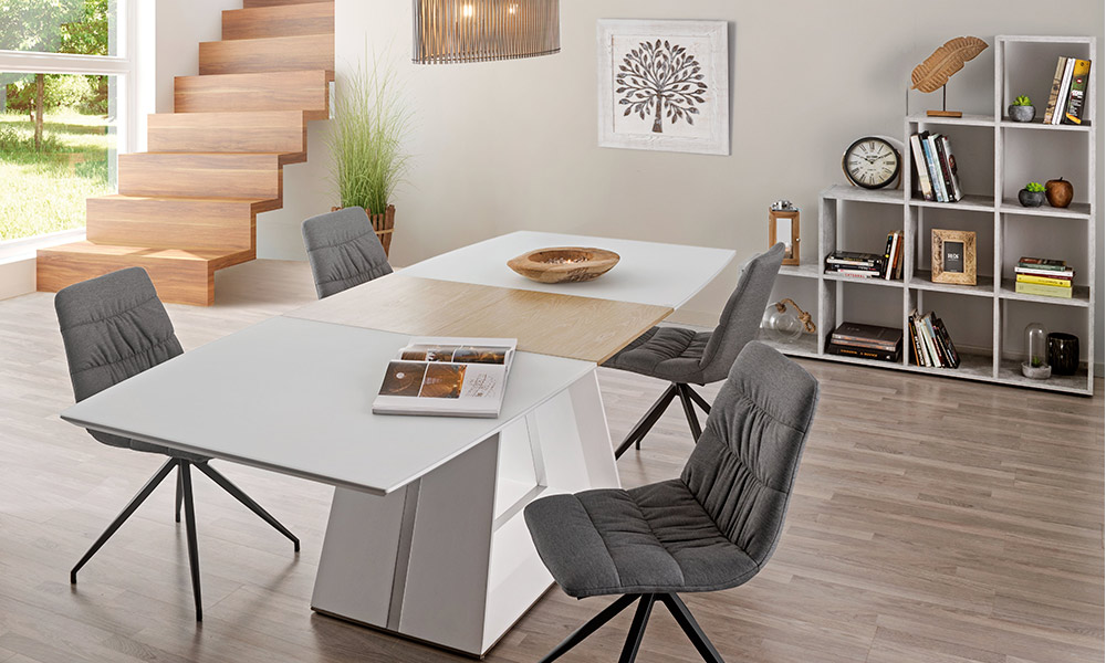 Decorar las estanterías del salón puede resultar sencillo, sobre todo si la propia estantería tiene un diseño original decoracion estanterias salon