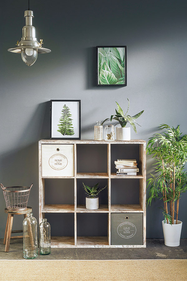Los elementos naturales siempre son bien recibidos en la decoración de estanterías decoracion estanterias salon