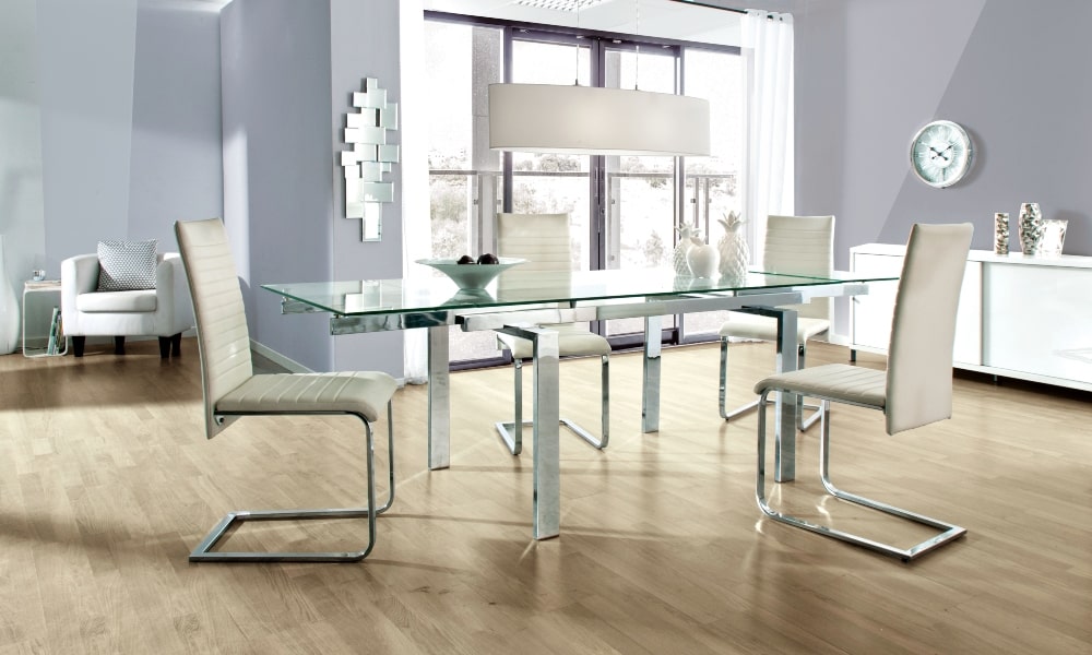 luz indirecta salon comedor blanco