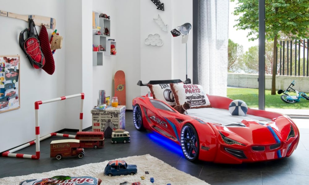 dormitorio rojo y blanco