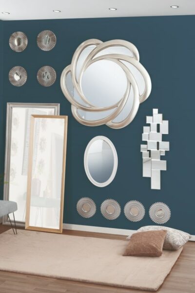 En la decoración feng shui el espejo suele estar colocado en la pared de la mesa del comedor. feng shui salon comedor