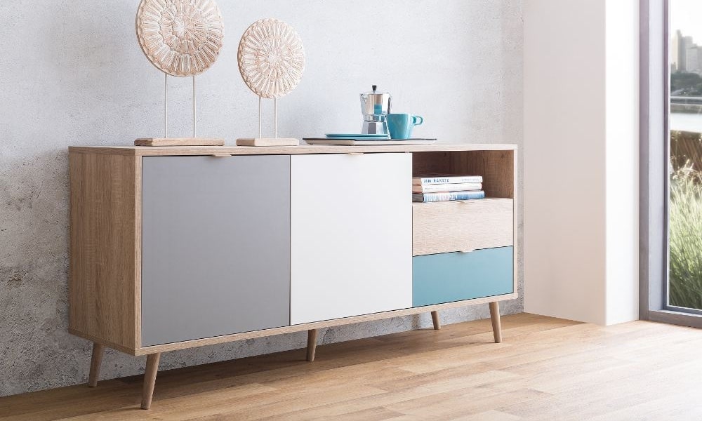 Su altura, 71 cm, no supone un problema para usarlo como mueble de TV, ya que los hay con esa dimensión. casas nordicas decoracion