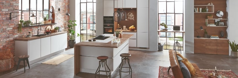 Cocinas minimalistas blancas con un toque de color. ¿Quieres una?