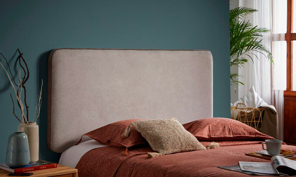 Un cabecero clásico y sencillo, como el cabecero AMSTERDAM, con varias opciones de personalización: a veces menos es más. cabecero cama diy
