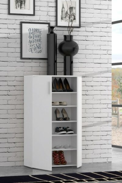 recibidor con zapatero blanco y suelo moderno con alfombra mismo suelo para toda la casa