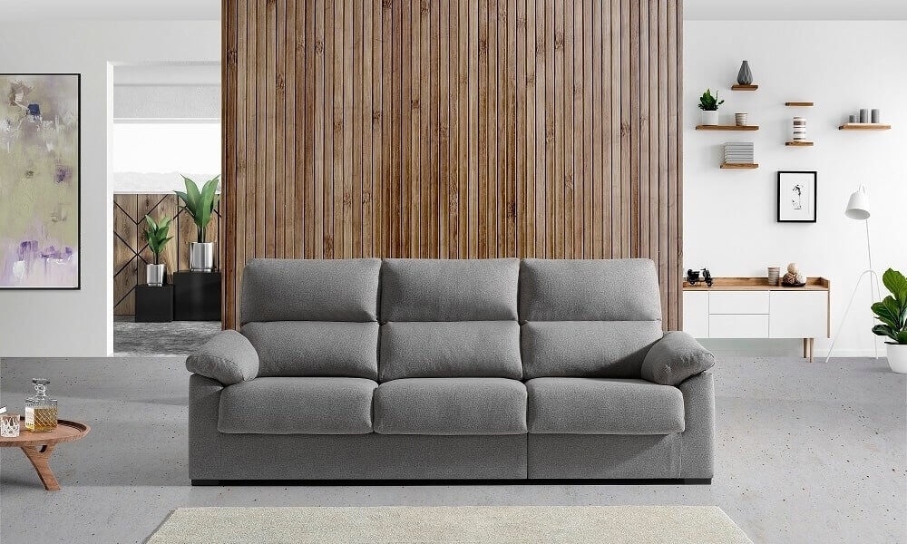 Las tapicerías de sofá oscuras son más sufridas. Aunque siempre está la solución de tejidos anti manchas. Sofá 3 plazas ZOE mueble blanco y madera oscura