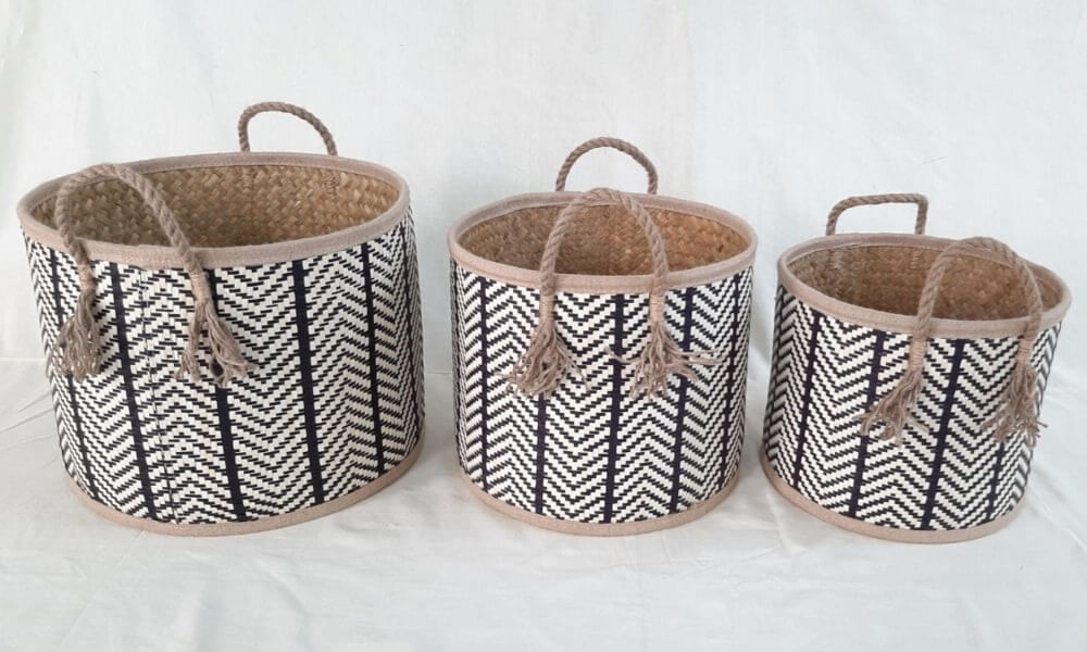 JAZMÍN, por su aire africano, es perfecta para la decoración boho chic de tu casa. Además, ¡es tendencia! Es una cesta elaborada en fibra vegetal estilo boho chic casa